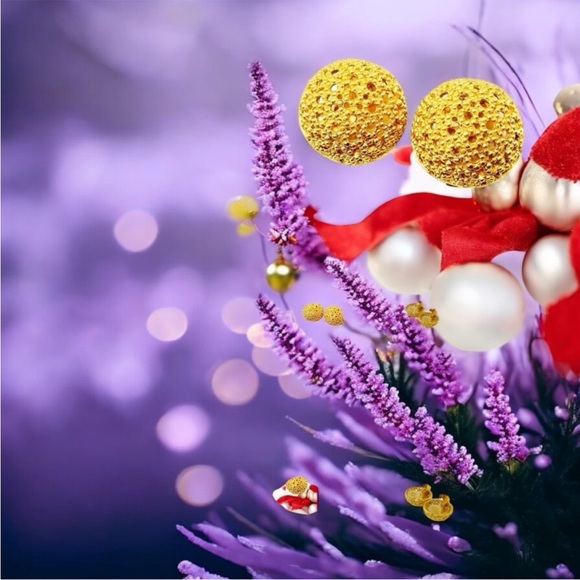 Low Start. Authentic Cristian Dior 18k gold plated clip-on earrings - Picture 6 of 8